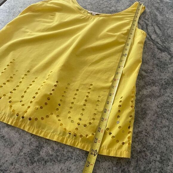 Gap Small Bright Yellow Lightweight Tank Top Eyelet Cutout Detail - Picture 6 of 7